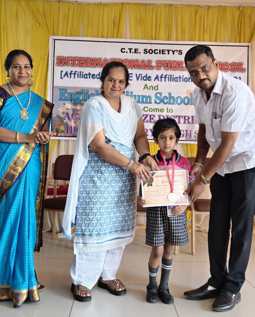 Prize-Distribution